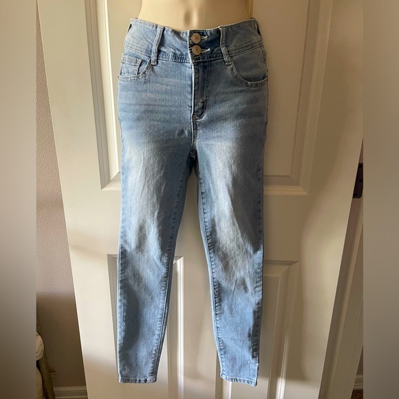 WALLFLOWER Jeans Size 0 Flirty Curvy Ankle Jeans High Rise Light Wash - Picture 1 of 4